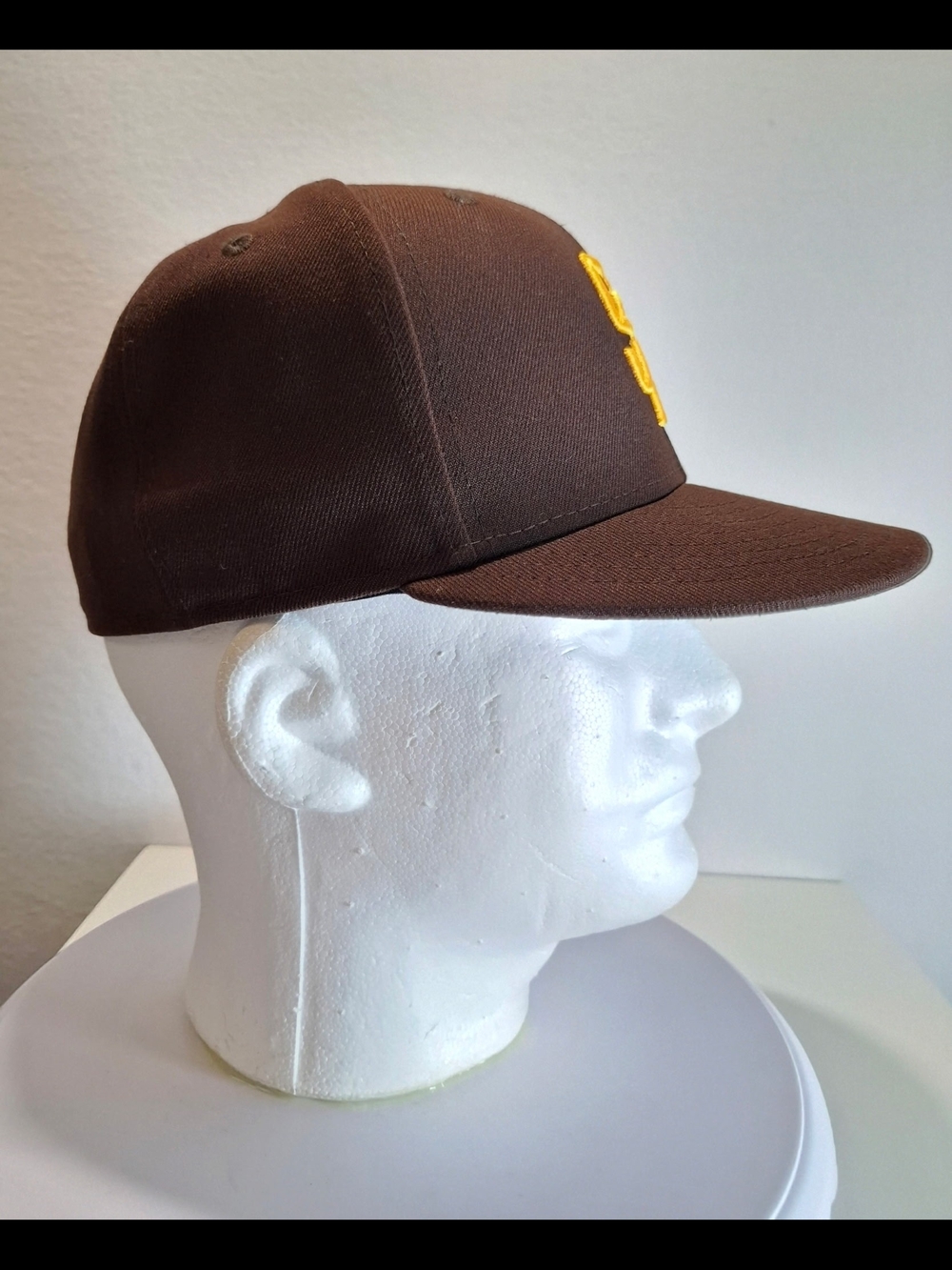 New Era Vintage Padres Brown cap with Yellow SD logo - Picture 7 of 8